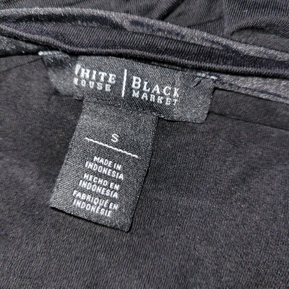 White house black  top - Picture 3 of 3